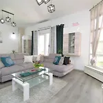 Id&la By Interhome