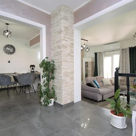 Id&la By Interhome Holiday home *
