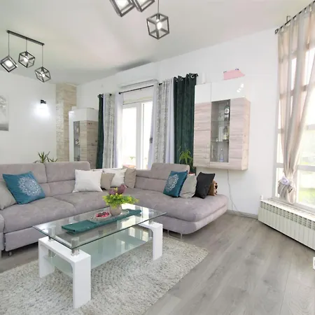 Id&la By Interhome